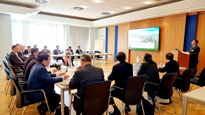 Lãnh đạo Bình Định làm việc với Tập đoàn PNE về dự án điện gió 2.000 MW 7 a4 1