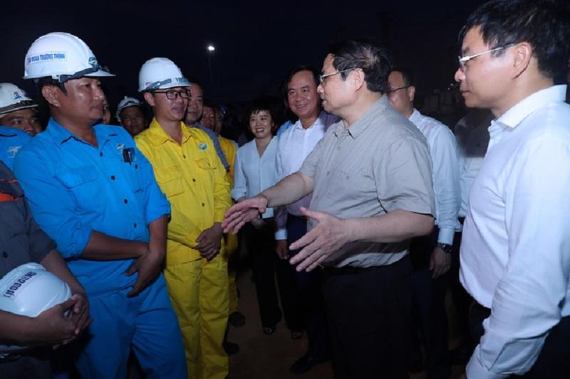 Thủ tướng kiểm tra tiến độ các dự án trọng điểm tại Quảng trị 8 tt2