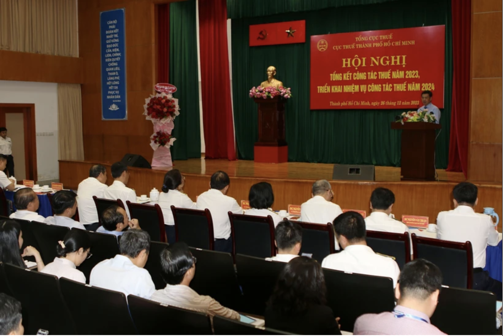 Hồ Chí Minh