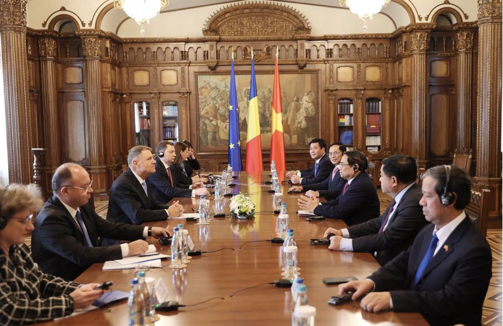 Khuyến khích doanh nghiệp Romania đầu tư vào IT, lọc hóa dầu, năng lượng tái tạo tại Việt Nam 8 Anh man hinh 2024 01 23 luc 14.28.12