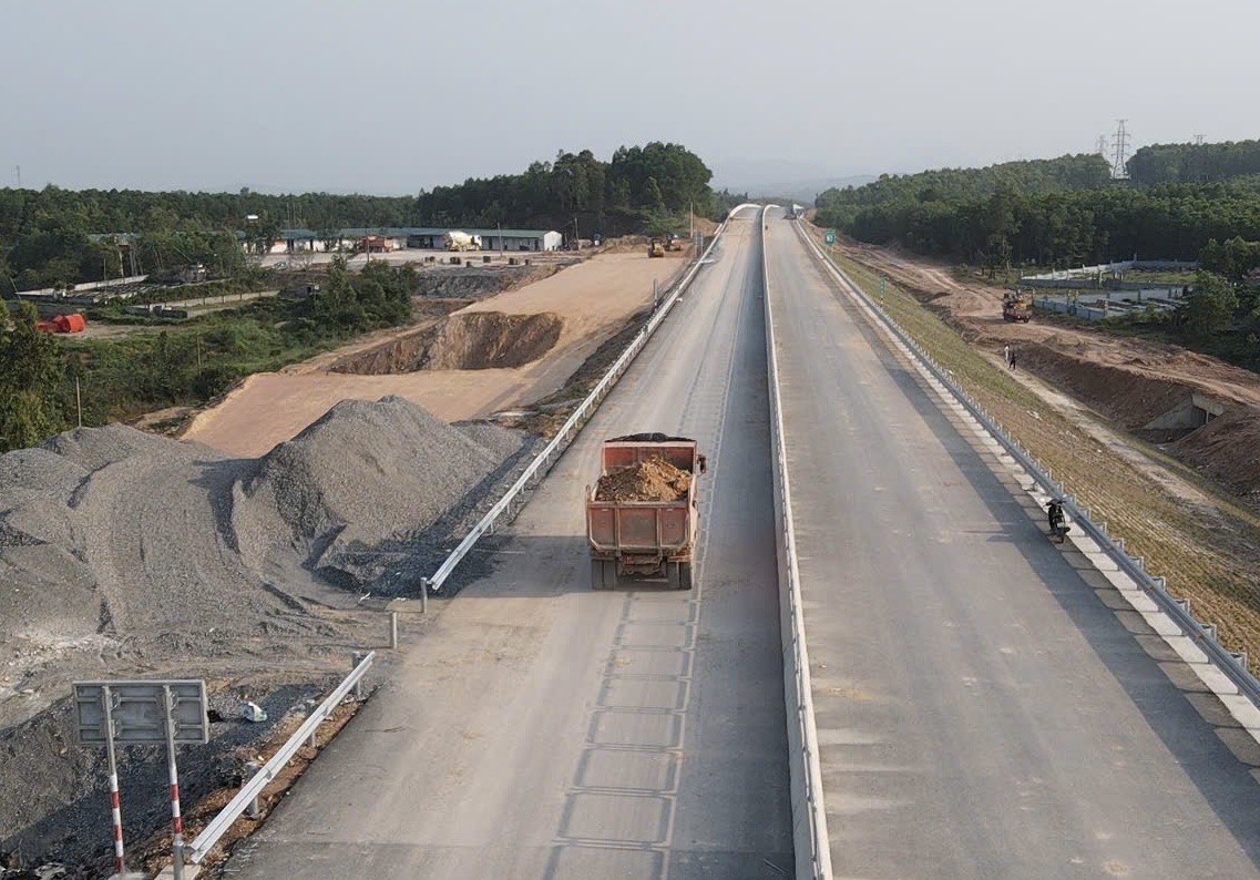 Đẩy nhanh thi công 3 dự án cao tốc qua tỉnh Quảng Bình 8 cao tốc quảng bình