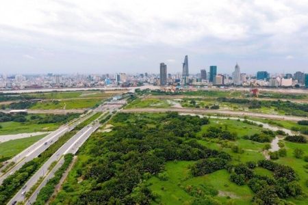 Nhiều nhà đầu tư bất động sản mắc kẹt do "đón đầu" thiếu cơ sở 8 nhà đầu tư bất động sản