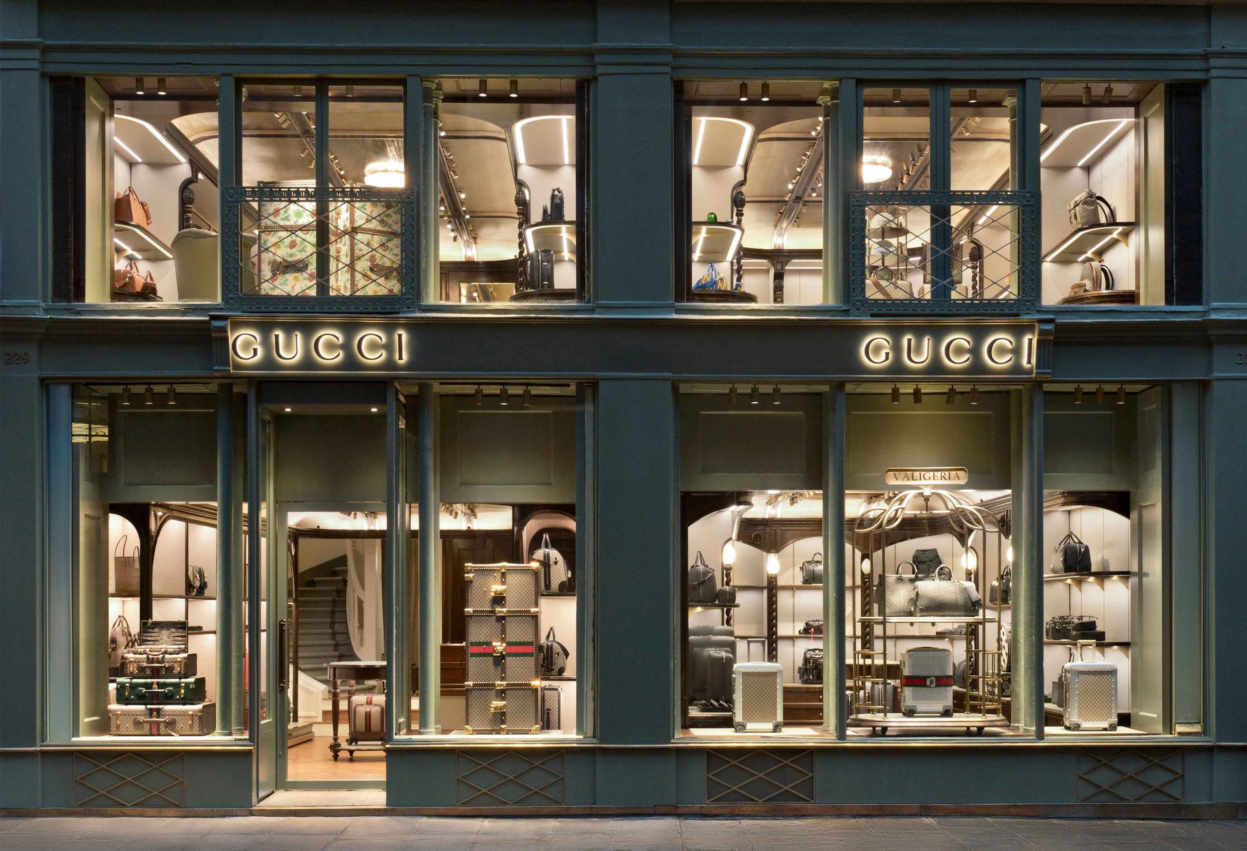Gucci vẫn trung thành với “Made in Italy” giữa cơn bão thuế quan Mỹ 7 gucci kering
