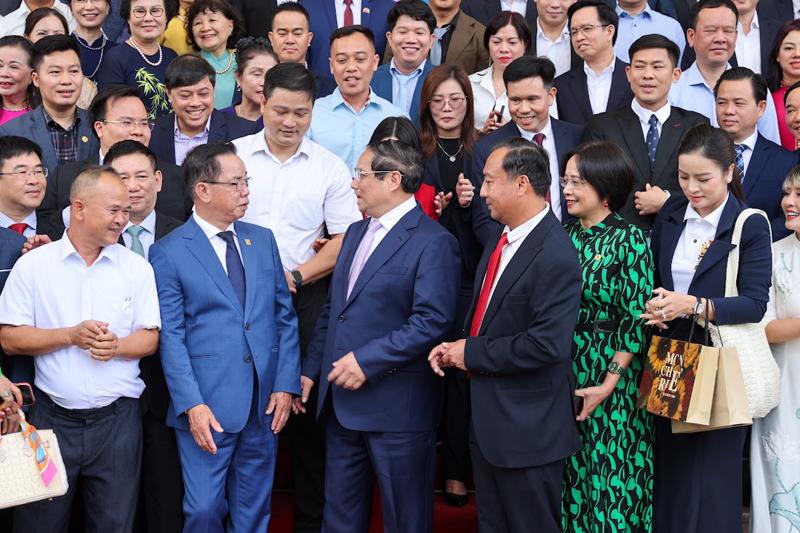Chính phủ cam kết "mở khóa” các điểm nghẽn: đất đai, thủ tục đến vốn và hạ tầng 7 chính phủ tháo nghẽn thủ tục đất đai