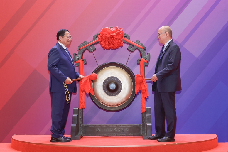 Thủ tướng thăm sàn chứng khoán SSE, tìm hiểu trung tâm tài chính Thượng Hải 7 sàn chứng khoán sse