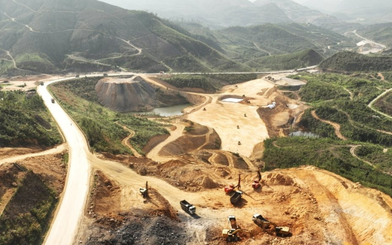 Mệnh Lệnh Từ Công Trường: Dự Án 1.800 Tỷ “Thay Áo Mới” Cho Tuyến Cao Tốc Huyết Mạch Phía Bắc 12 Dự án 1000 tỷ Quảng Ninh